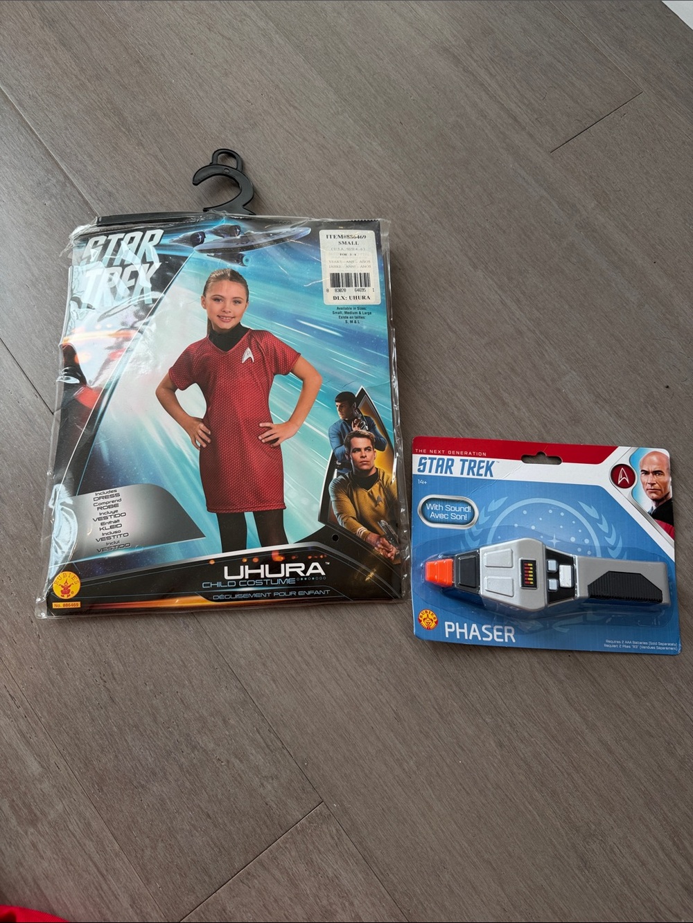 Uhura Kids Red Costume with Phaser Accessory size 3-4 NWT